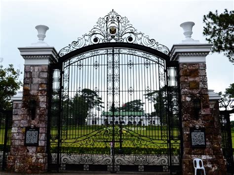 The Mansion: Grandiose Facade and Garden – Baguio City.